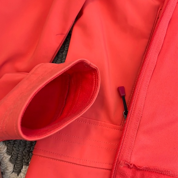 The North Face salmon pink soft shell jacket size L - Picture 3 of 13